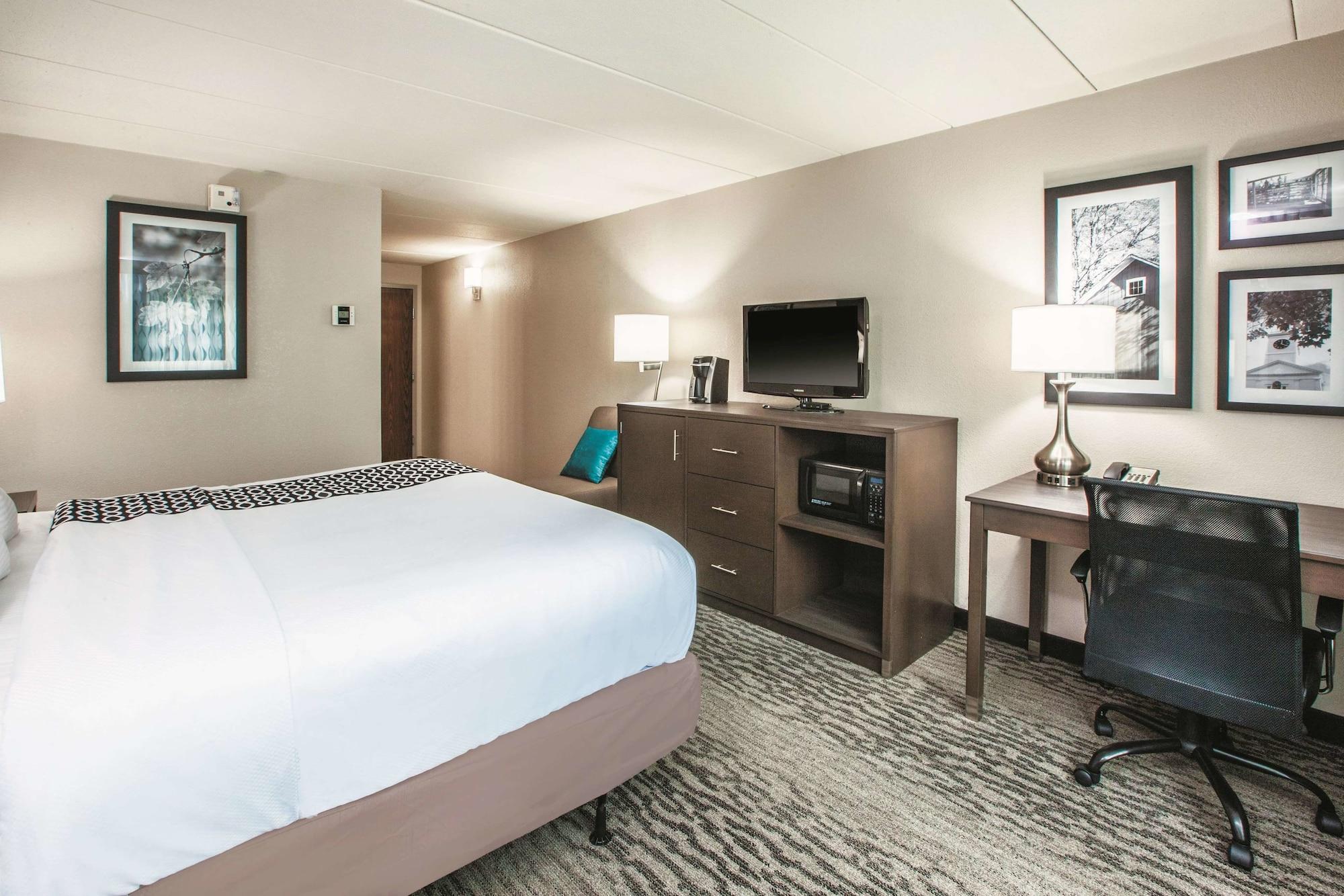 La Quinta By Wyndham Sturbridge Hotel Eksteriør billede