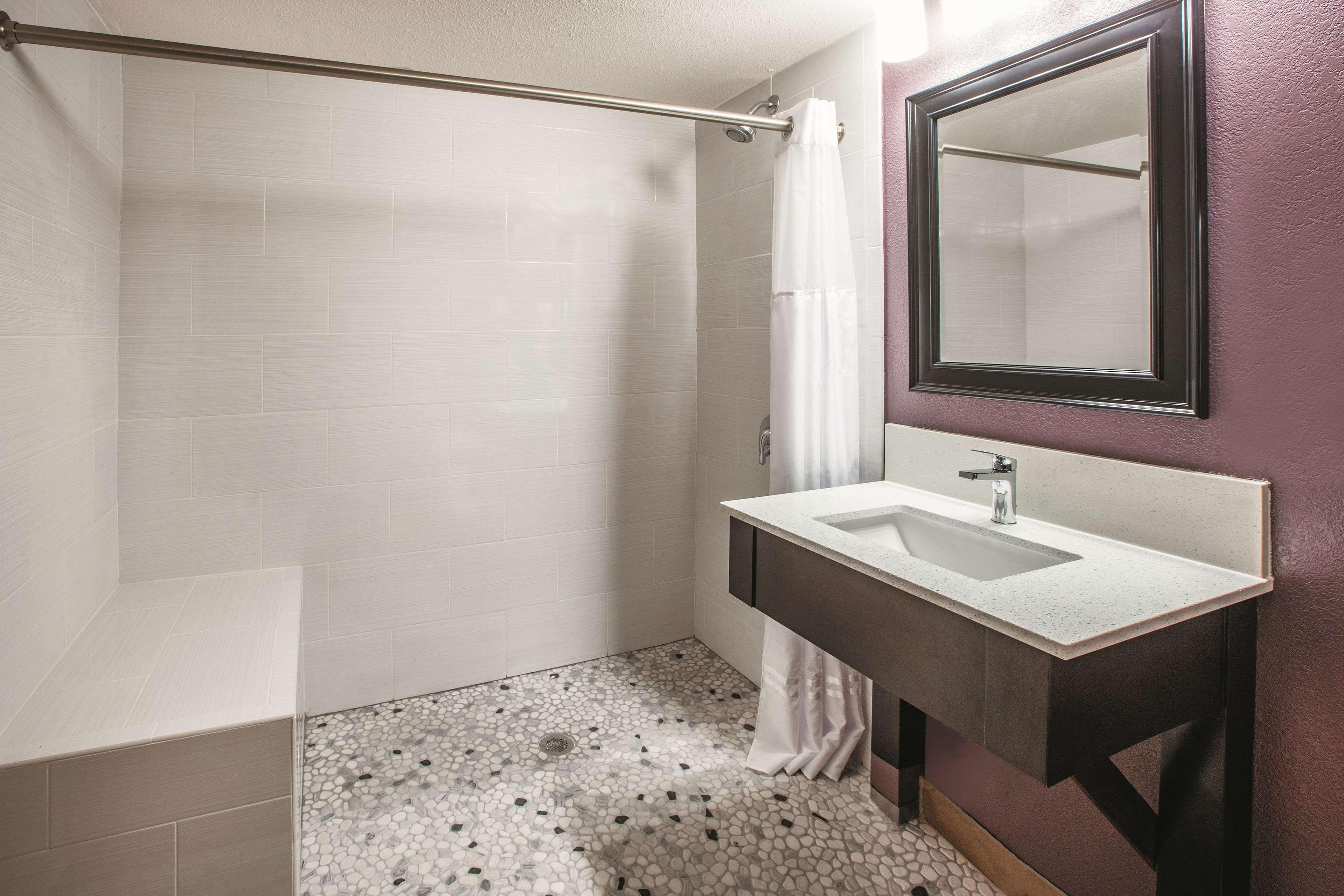La Quinta By Wyndham Sturbridge Hotel Eksteriør billede