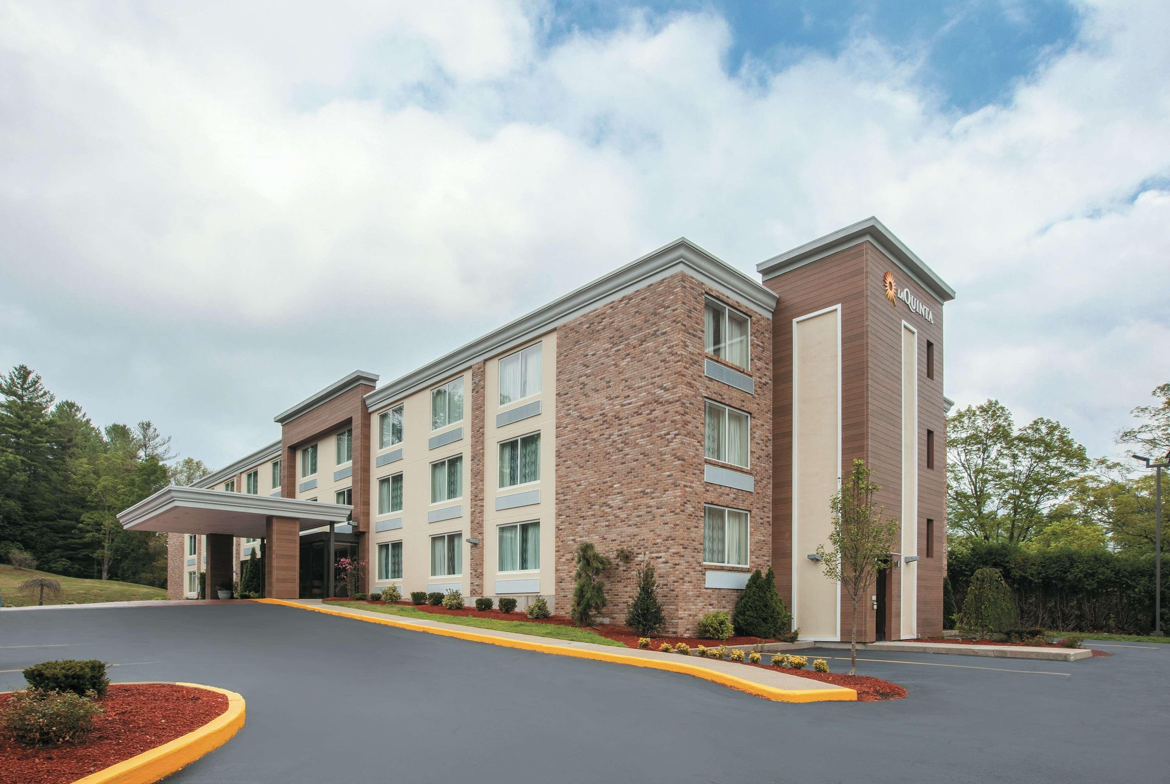 La Quinta By Wyndham Sturbridge Hotel Eksteriør billede