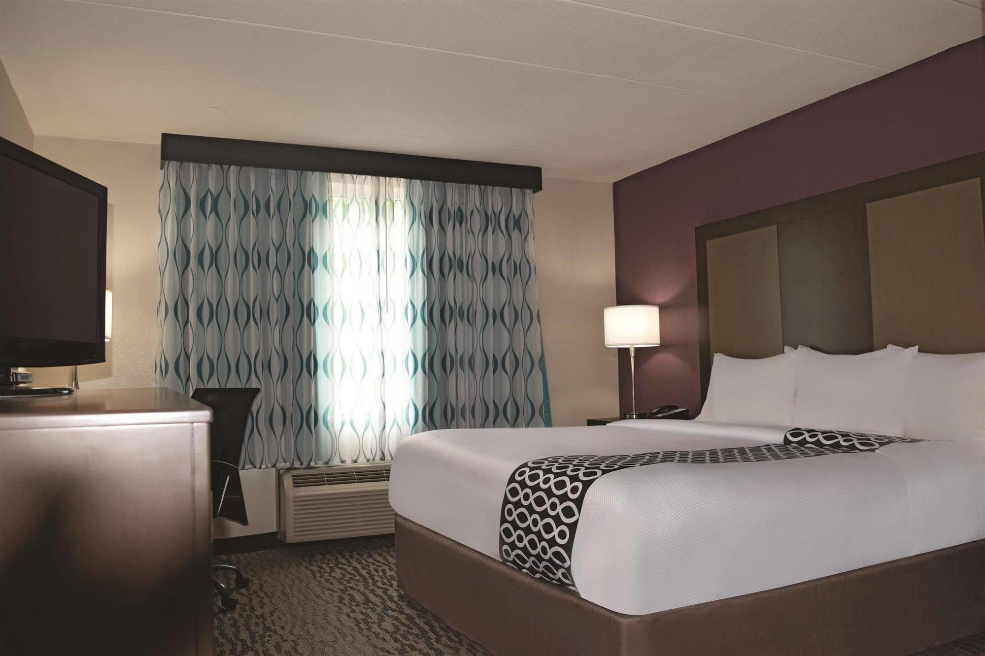 La Quinta By Wyndham Sturbridge Hotel Eksteriør billede