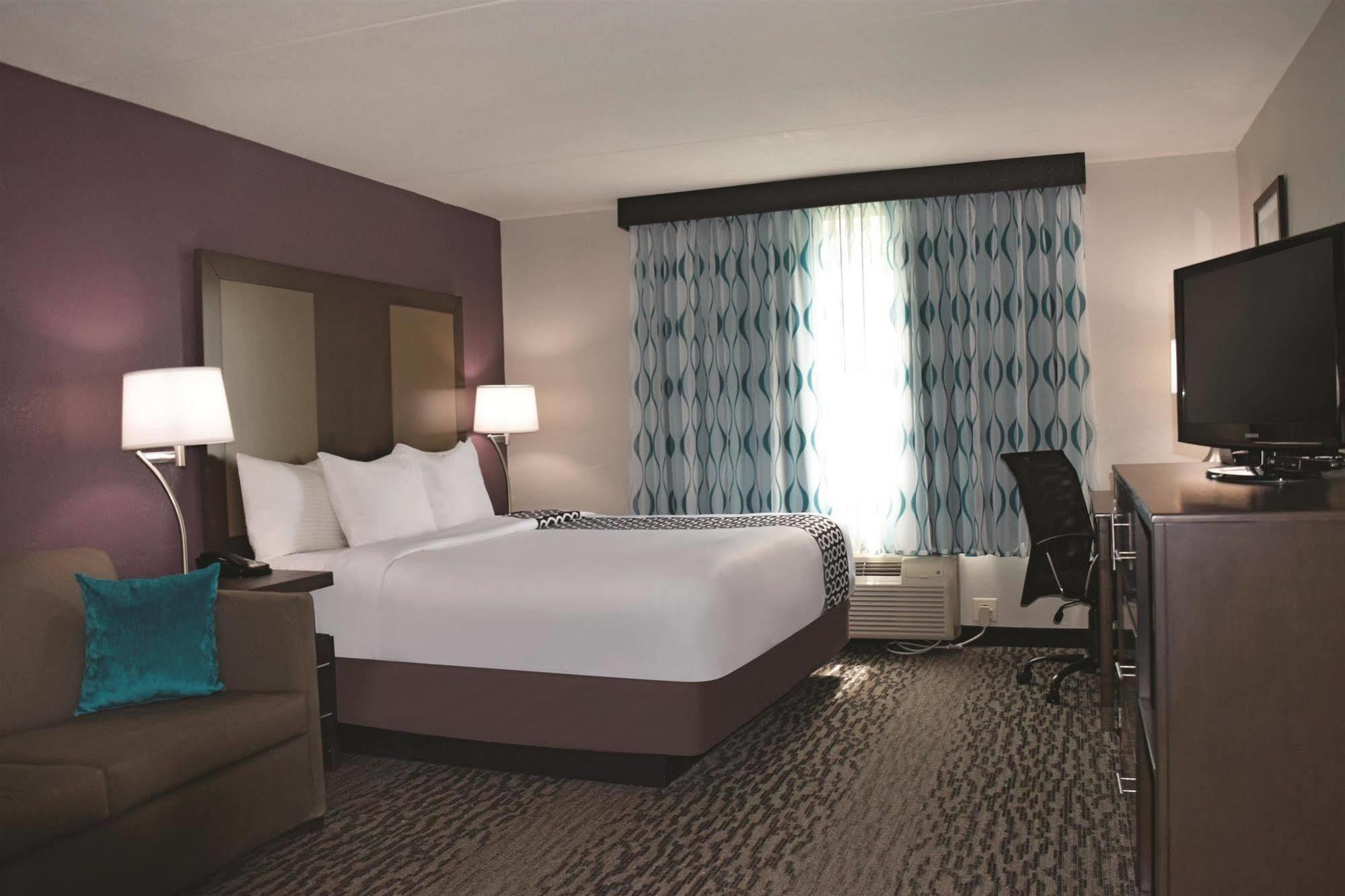La Quinta By Wyndham Sturbridge Hotel Eksteriør billede