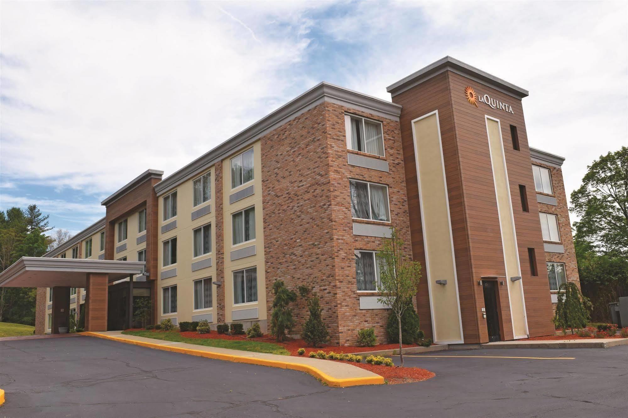La Quinta By Wyndham Sturbridge Hotel Eksteriør billede